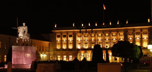 Iluminacja Pałacu Prezydenckiego